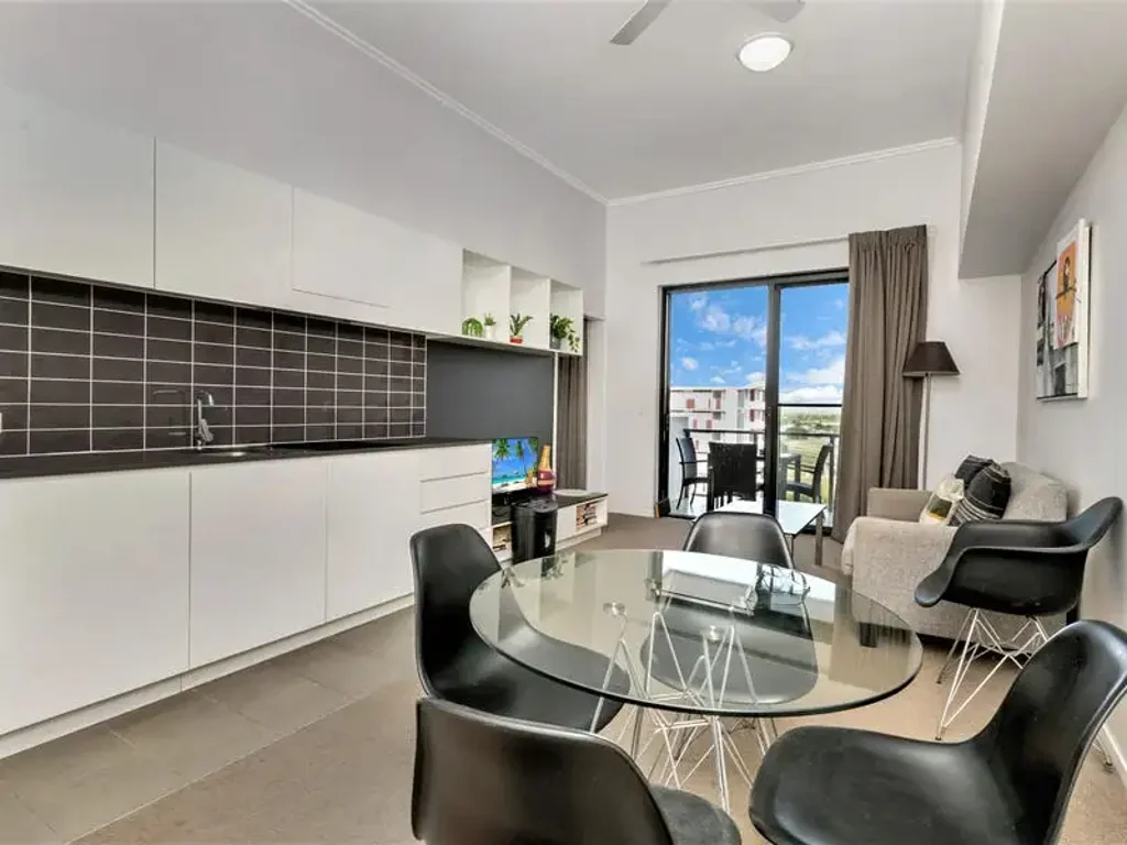 Townsville City 1房  Top-Floor, Fully Furnished Apartment with Spectacular Views & 7% Yield