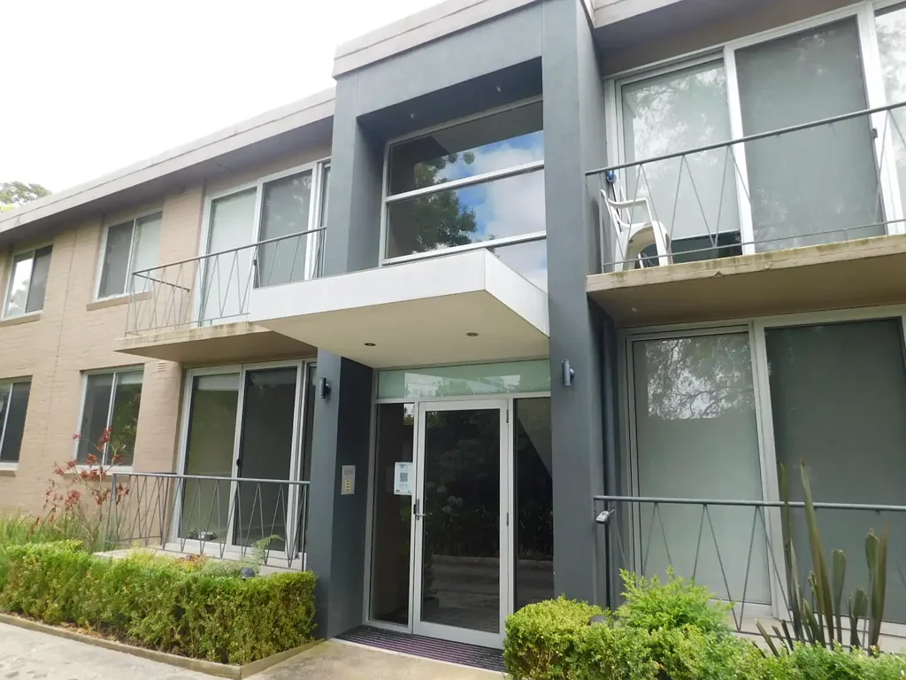 GROUND FLOOR APARTMENT
