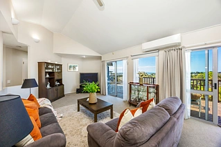 2/134 Bleakhouse Road, Mellons Bay, Manukau City