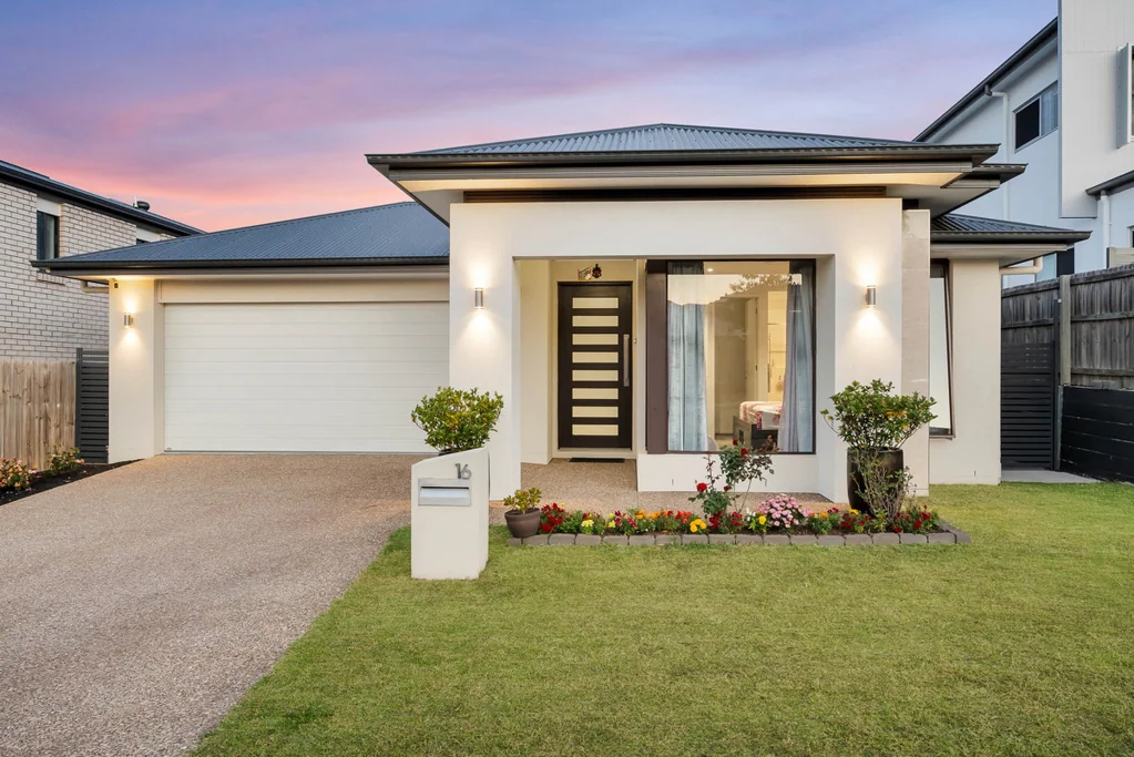 16 Applecross Circuit, Spring Mountain, QLD 4300