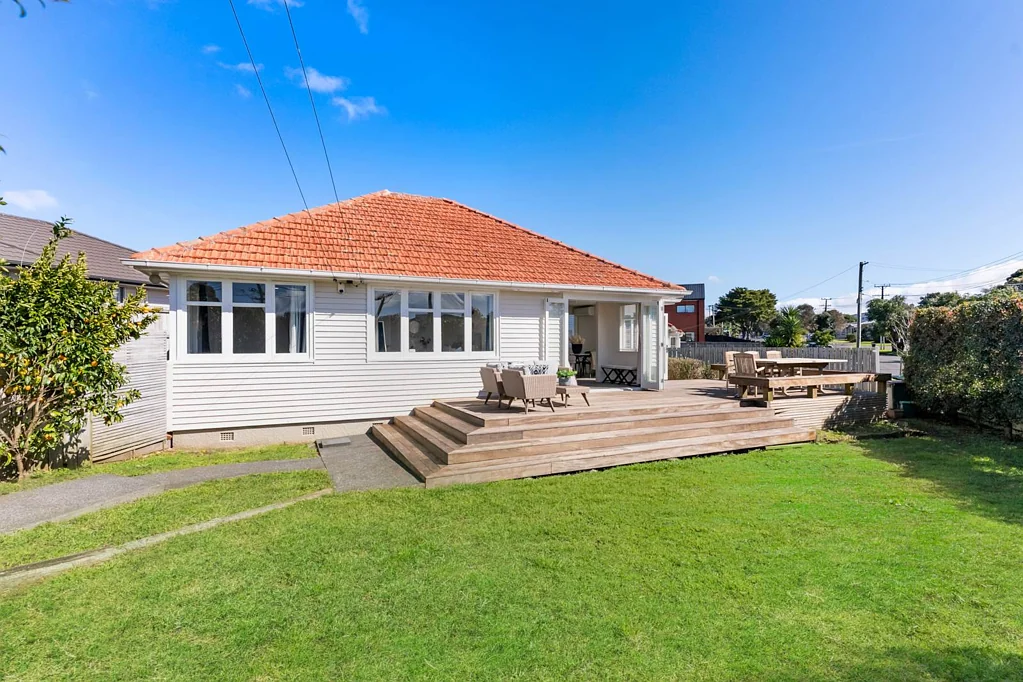 25 Holland Avenue, Pt England, Auckland City, Auckland