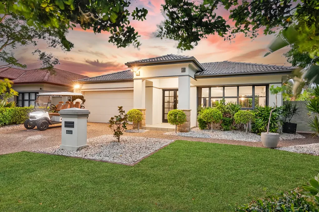 2001 Gracemere Gardens Court, Hope Island, QLD 4212