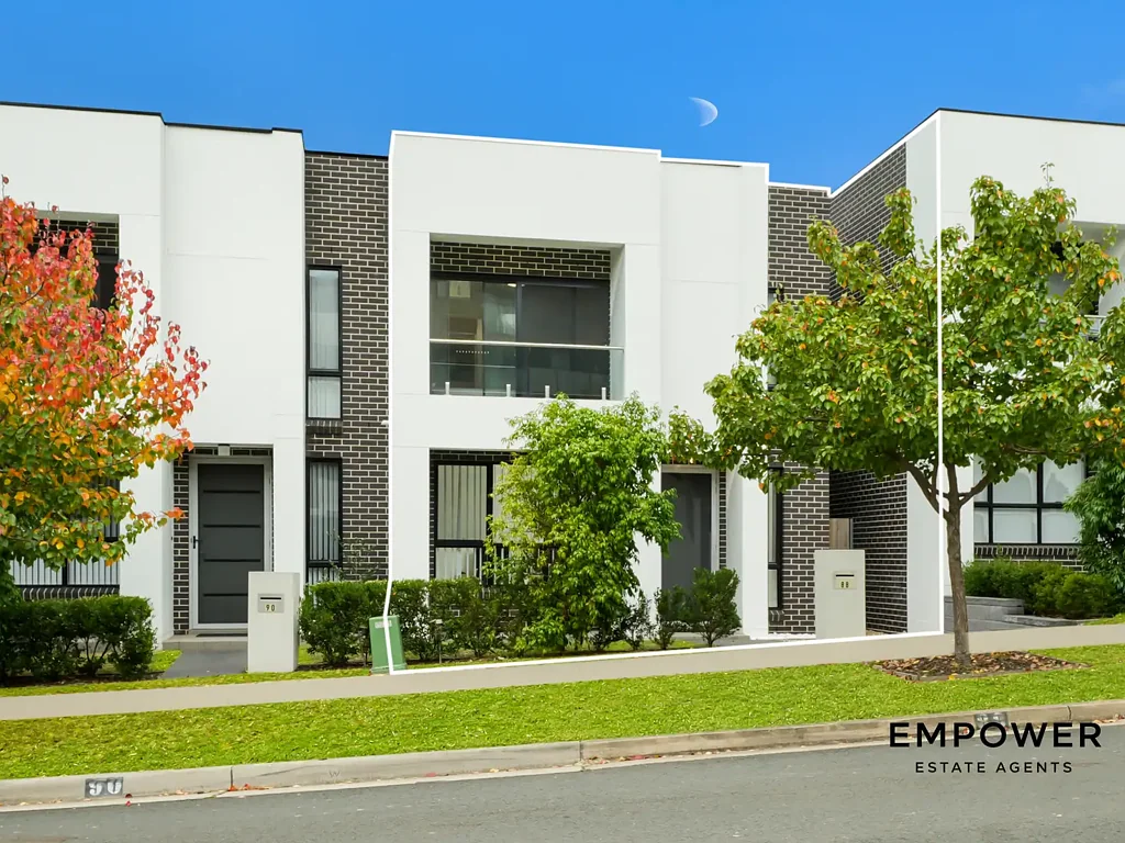 Claymore 4 Slaapkamer Modern Double-Storey Family Home | Only A Minute Walk to Brand New Shopping Centre | Built By Windom Homes |  Hillcroft Estate