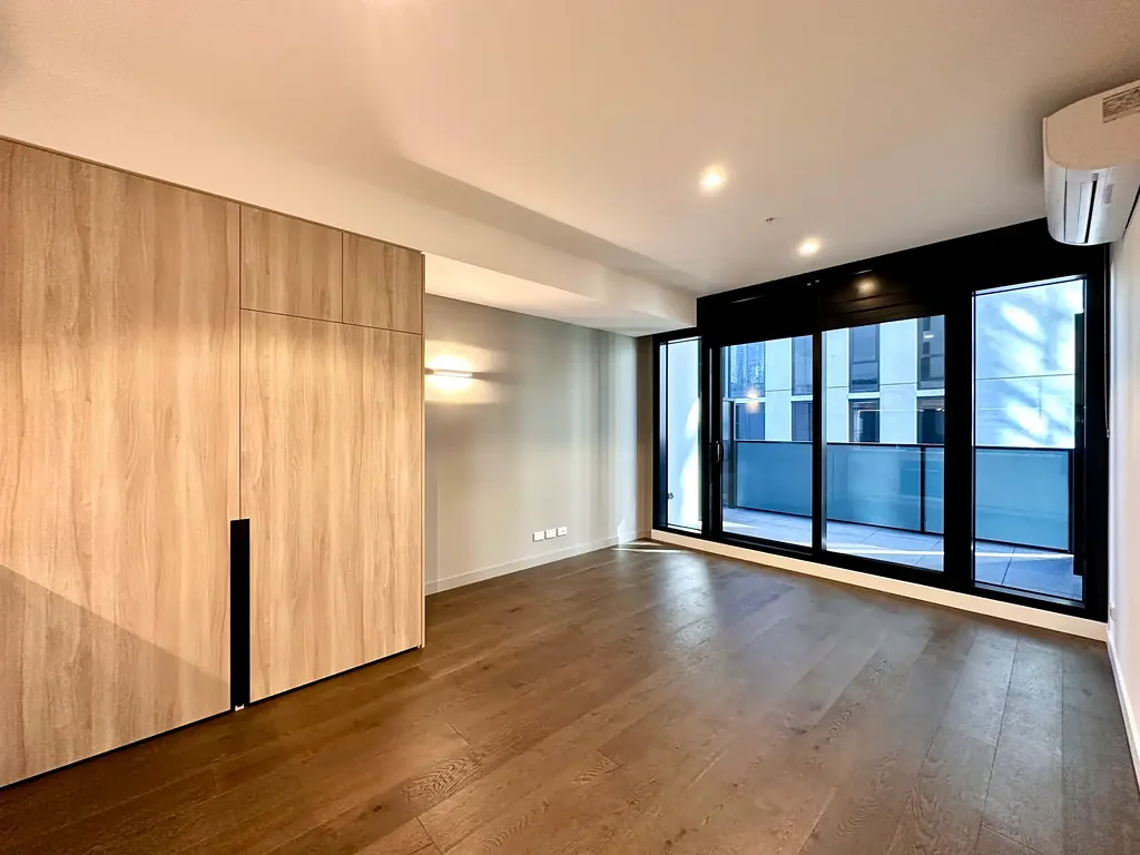 Modern One Bedroom Apartment in the Heart of West Melbourne
