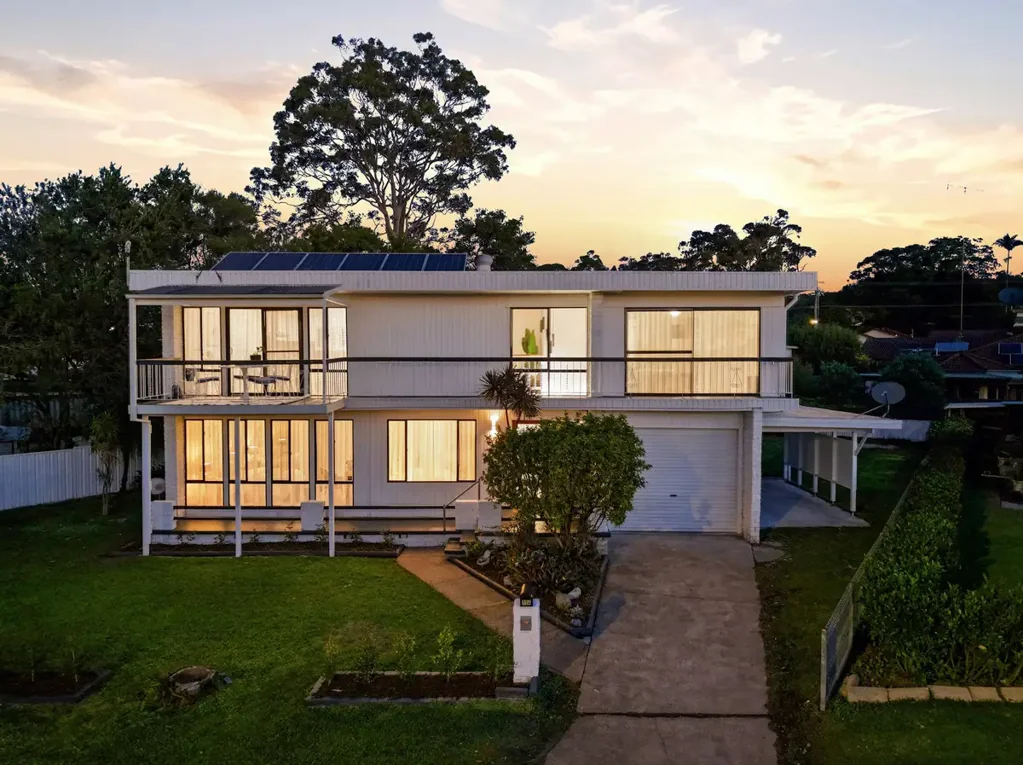 Bonnells Bay 4ห้องนอน Renovated. Waterside. Ready for the Life You've Been Designing in Your Head.