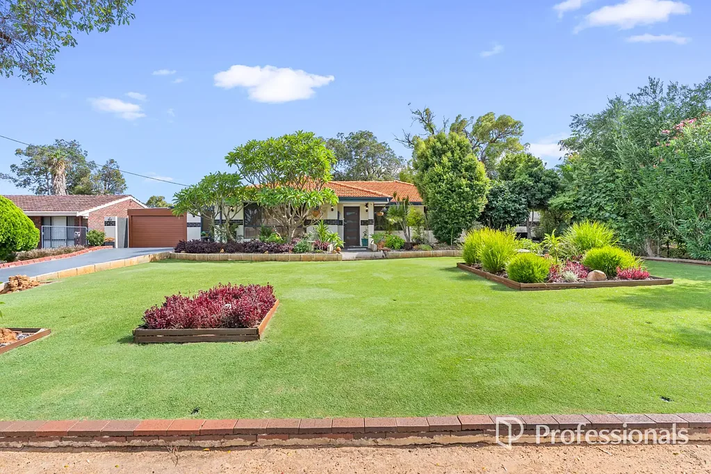12 Meloway Drive, Maida Vale, WA 6057
