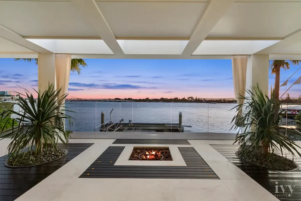 38 Brittanic Crescent, Paradise Point, QLD 4216