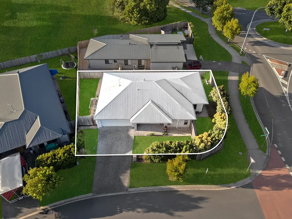 Redbank Plains 4部屋 Call Sam Maleki  Agent To Book AN Inspection - Prime Corner Block with Side Access & High Growth Potential
