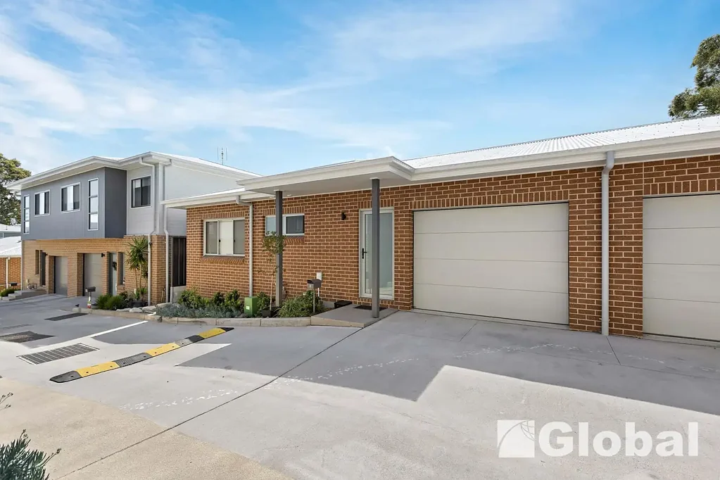 8 Figbird Retreat, Shortland, NSW 2307