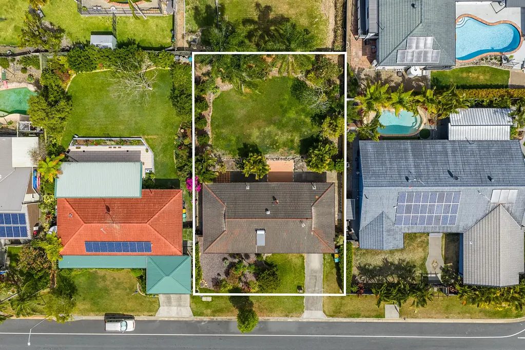 Ashmore 3બેડરૂમ Great Opportunity in a Prime Ashmore Location