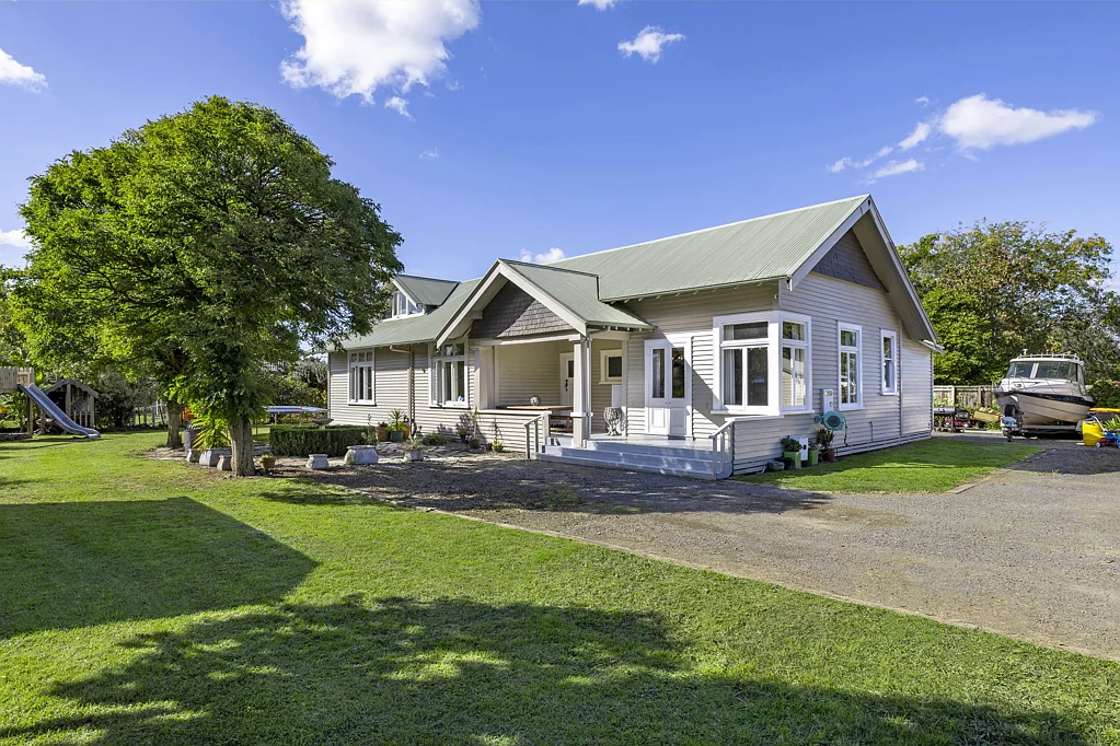 Pirongia 4ਬੈੱਡਰੂਮ 1920s charm, established and private