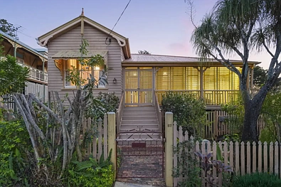 Ipswich 4ਬੈੱਡਰੂਮ Create Something Special with This 1890s Ipswich Classic