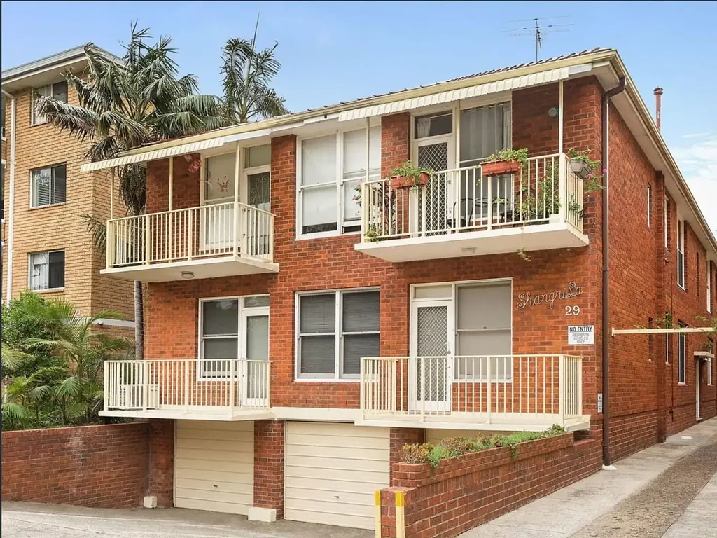 Ground floor apartment in convenient location