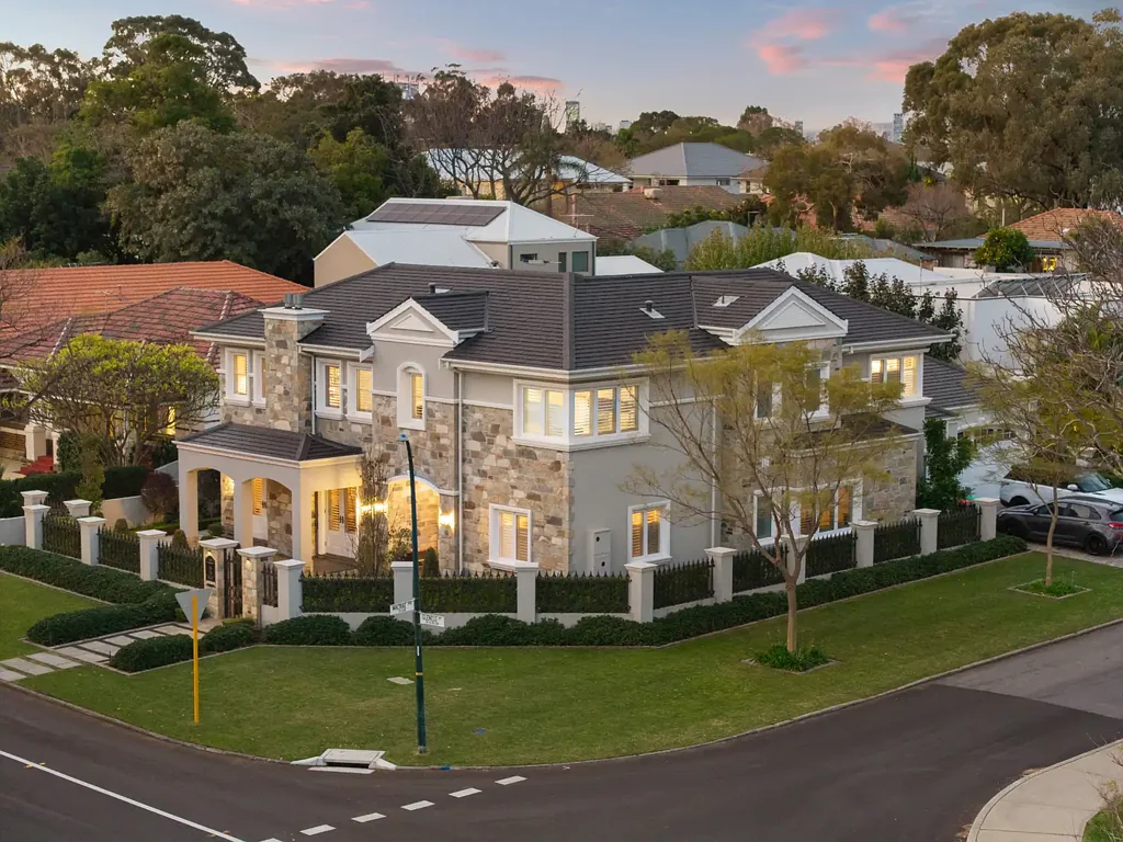 Applecross 4 Bedroom A home that tells a story.  A Lifestyle That Rewards It.