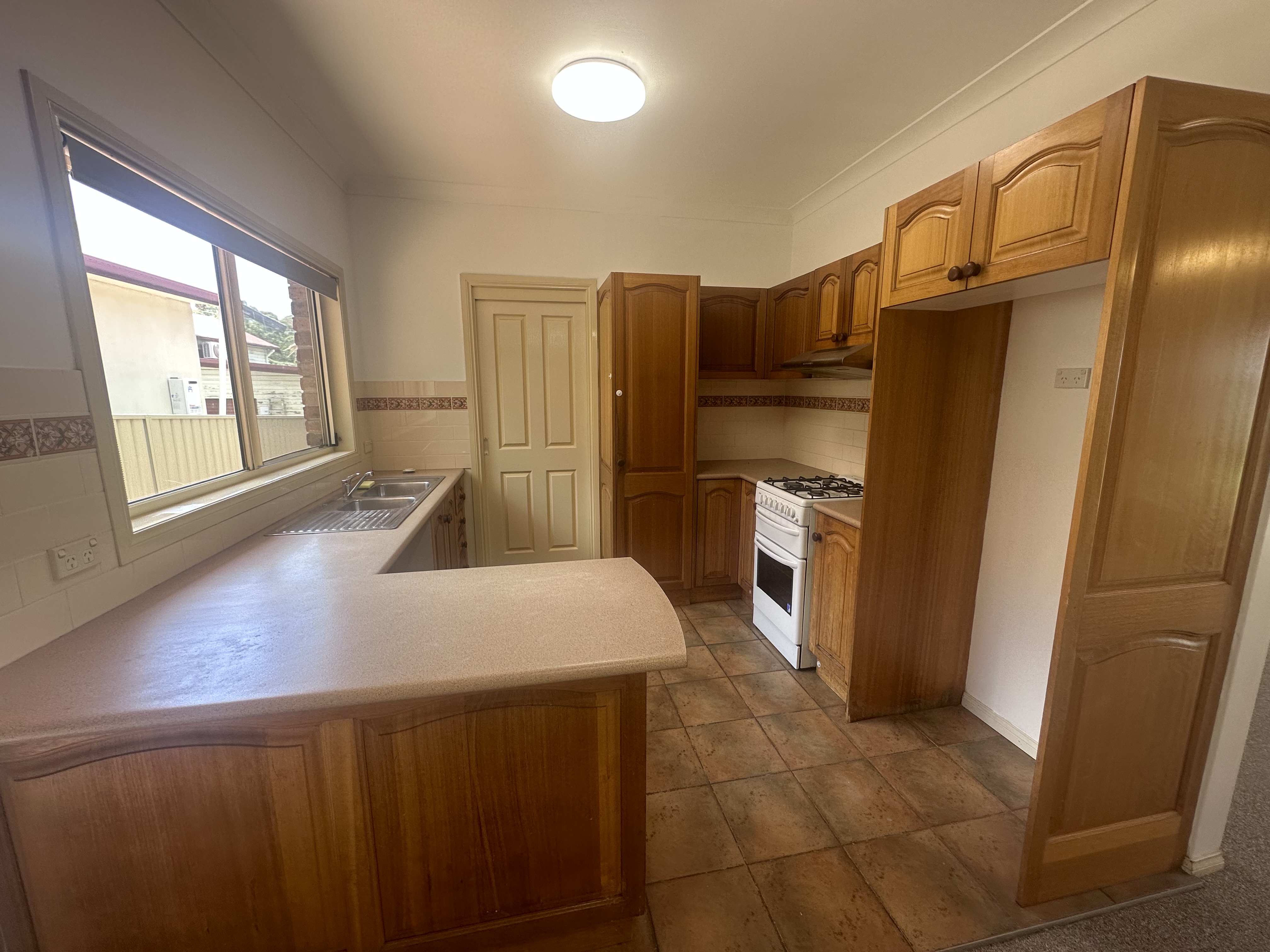 UNIT 2 8 GILMORE ST, WEST WOLLONGONG NSW 2500, 0部屋, 0バスルーム, Townhouse