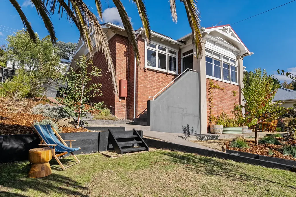 Mount Stuart 3房  Character Home in a Sought After Location