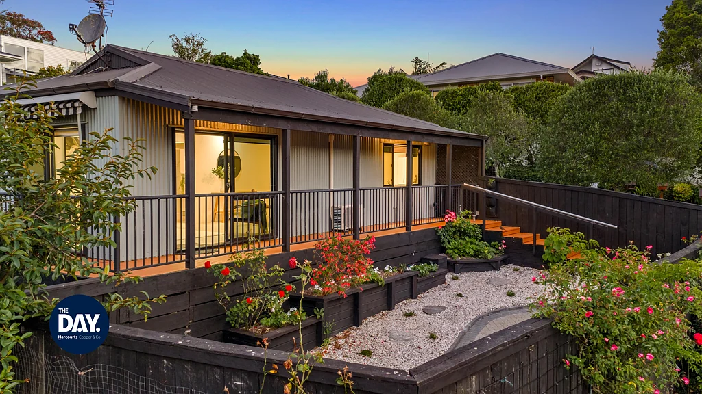 293A Beach Road, Campbells Bay, North Shore City, Auckland