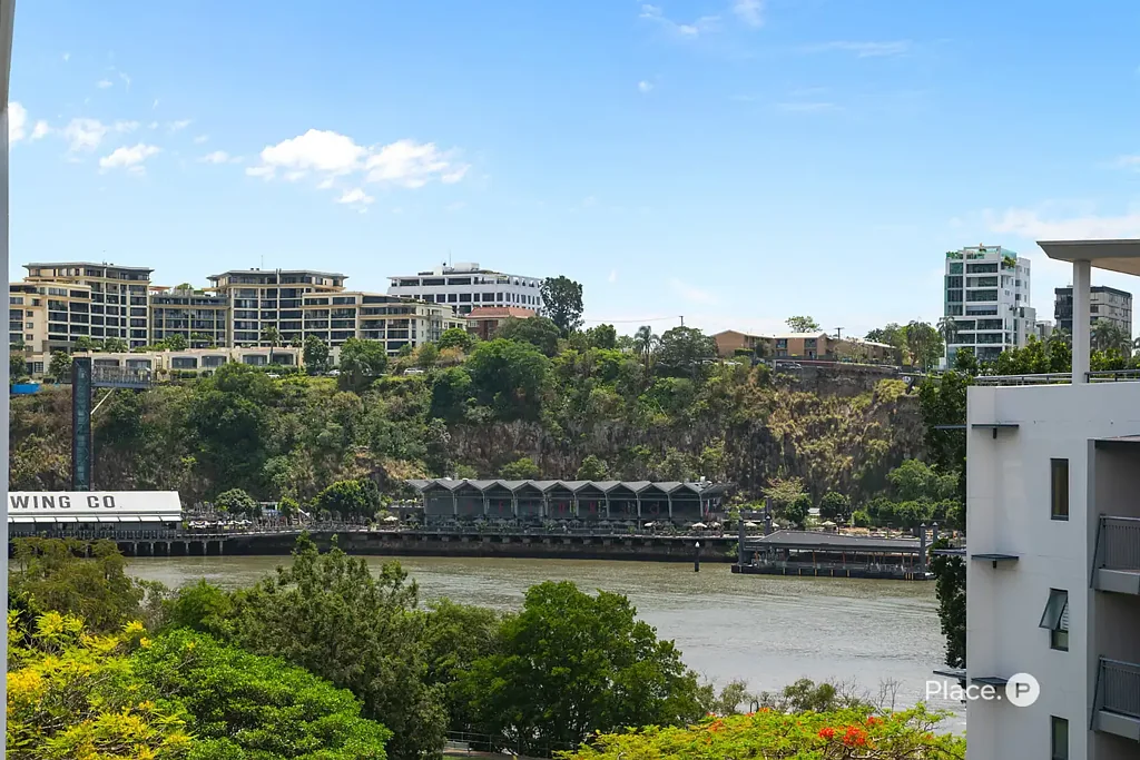 Kangaroo Point 2બેડરૂમ East Facing Top Floor in the Tightly Held Affinity Building