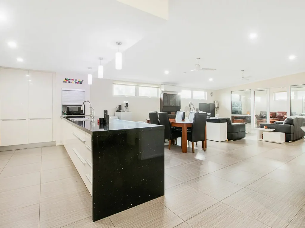 42 Rothschild Loop, Baynton, WA 6714