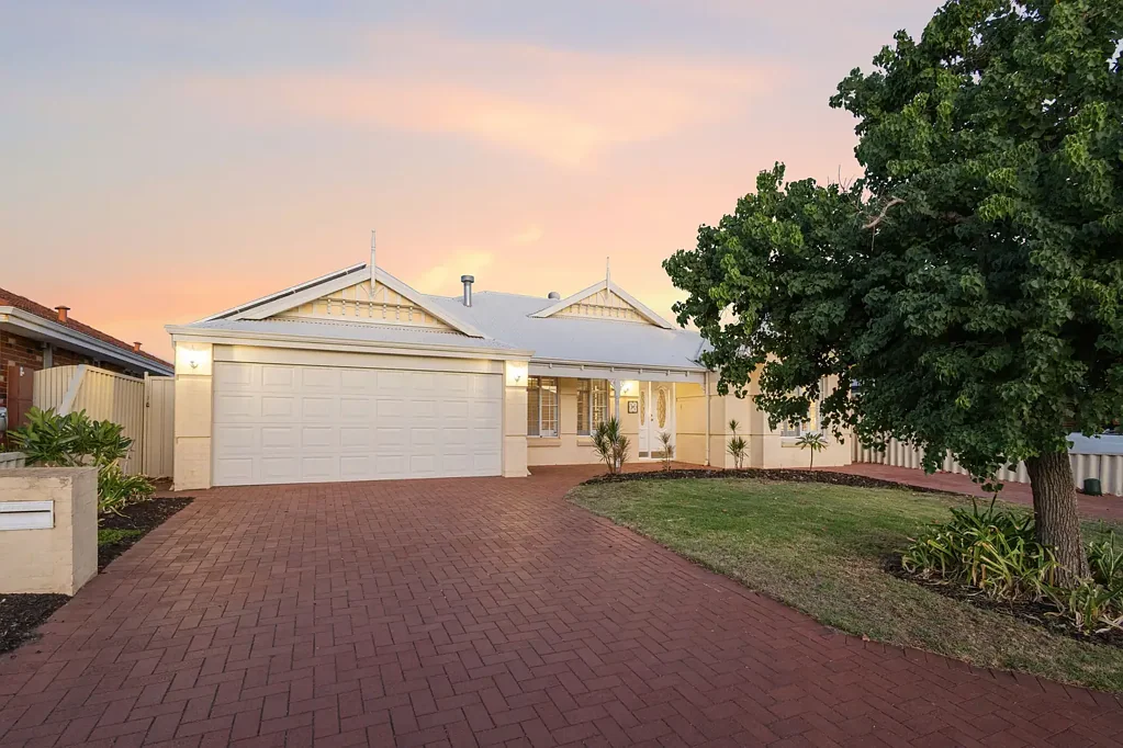 37 Hawkesbury Retreat, Atwell, WA 6164