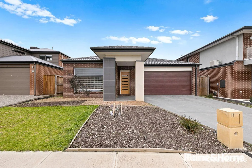 Narre Warren South 4房 雅致四卧 Berwick Springs 舒居，双客厅 分体空调 人造草坪，尽享便捷生活圈。 Beautiful home with 2 living areas