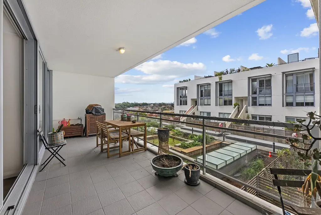 Five Dock 2Moenga Light-Filled Retreat in the Heart of Five Dock - Metro Coming to Your Doorstep