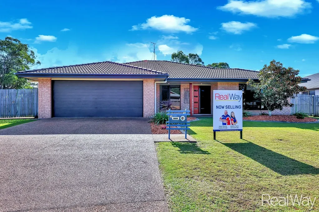 Bundaberg East 4Kwarto Modern Family Living - The Whole Package!