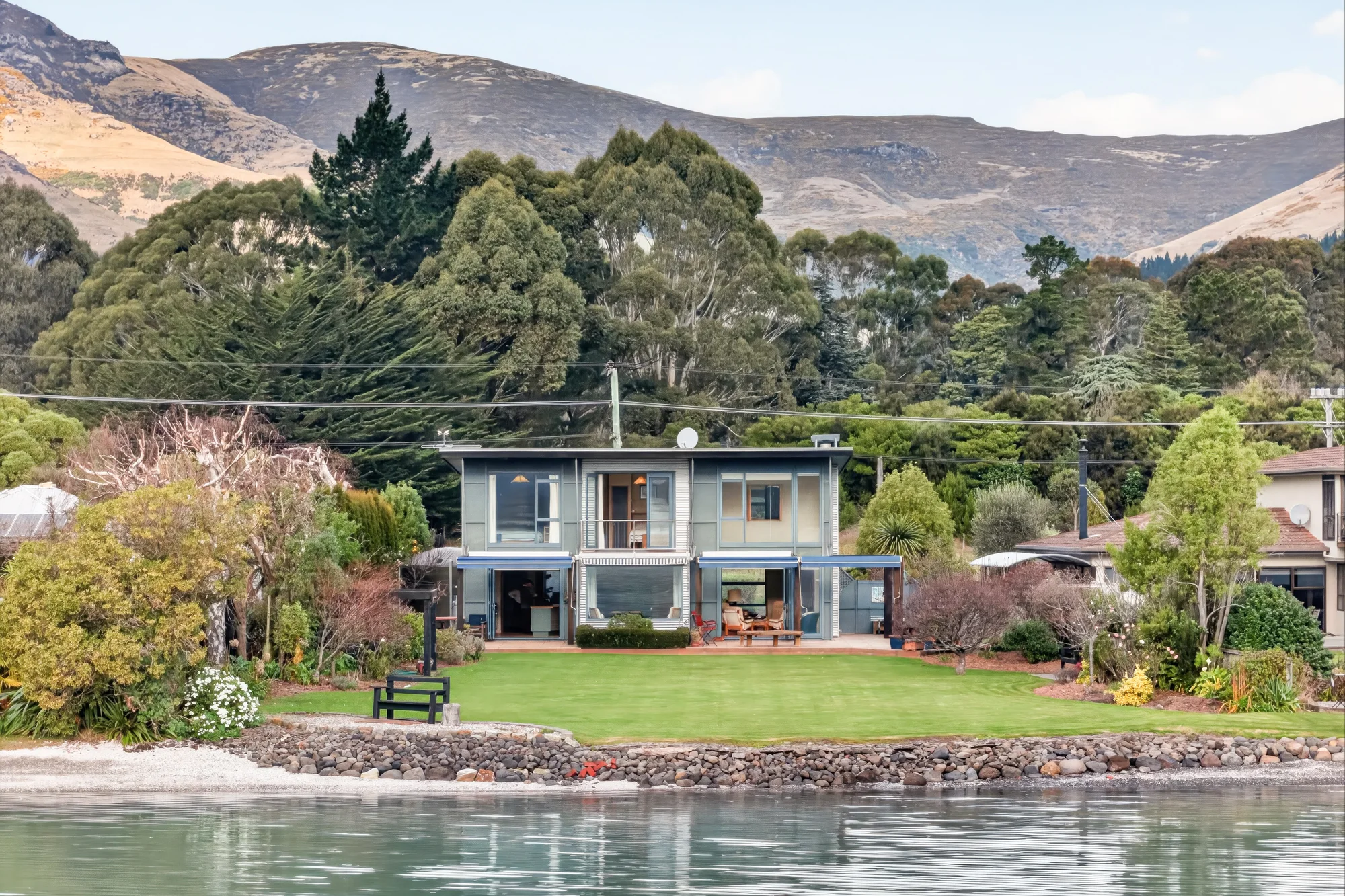Charteris Bay 3Phòng ngủ Waterfront living, designed to inspire