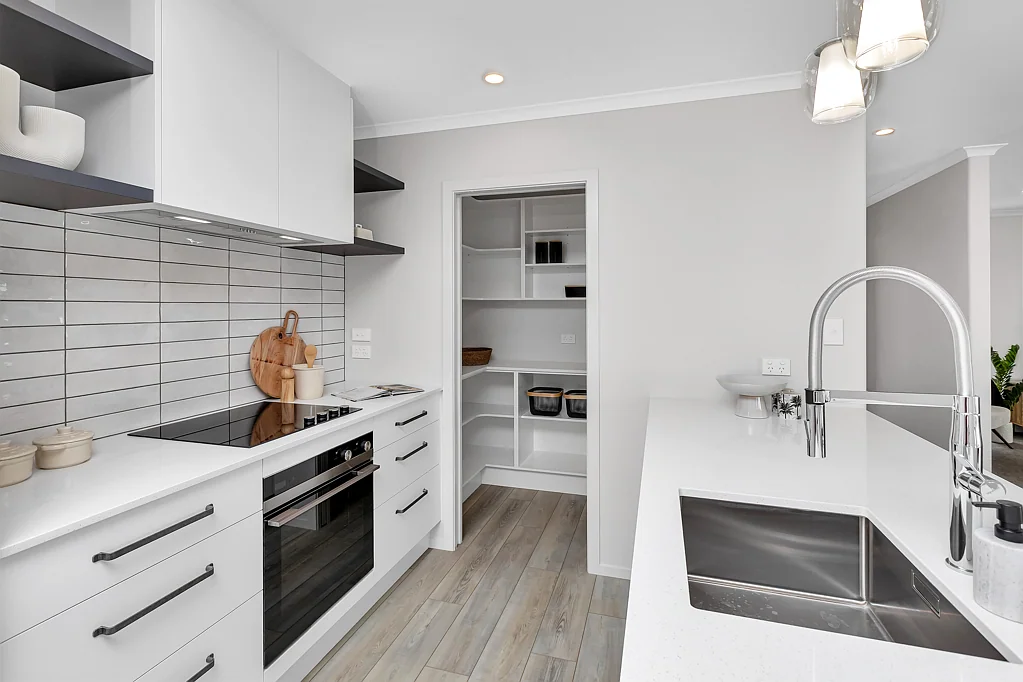 One Tree Point 3房  Brand spanking new and move in ready!