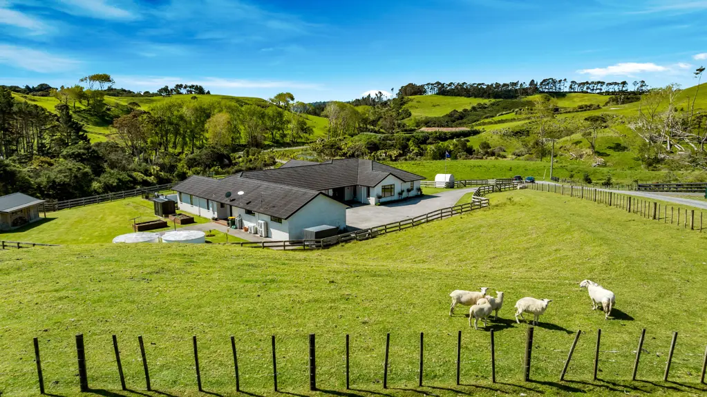 Waimauku The good life - country and convenience