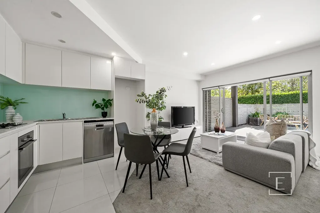 Strathfield South 2 Slaapkamer Villa Like Proportions With North Facing Courtyard