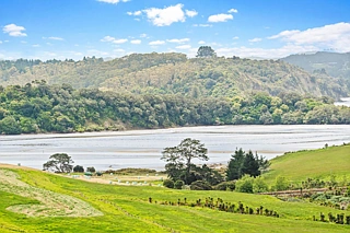 200 Vaughans Road, Long Bay, North Shore City