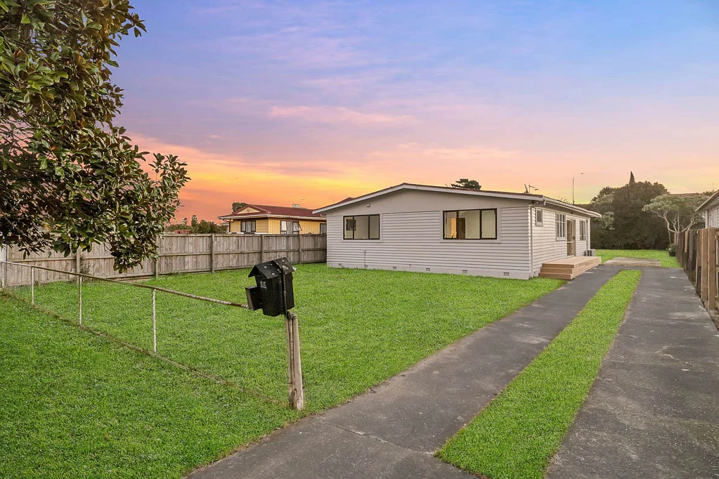 Otahuhu 4 Slaapkamer Renovated, Single Level on 818m2
