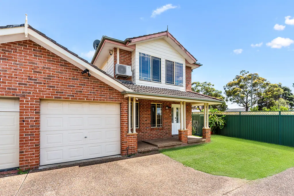 20 Yeronga Close, St Johns Park, NSW 2176