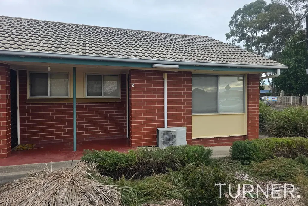 Studio Unit Close to the City