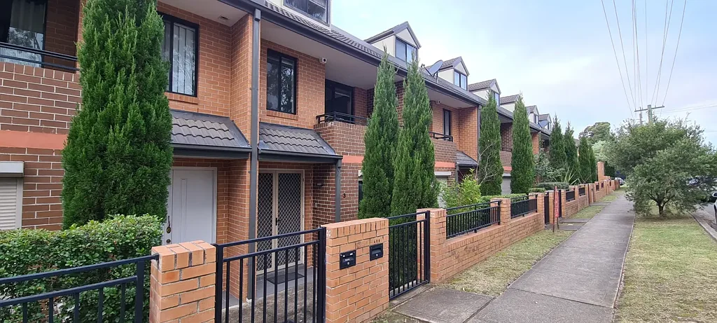 Modern 3-Storey Townhouse in Toongabbie - Spacious Living in a Prime Location!