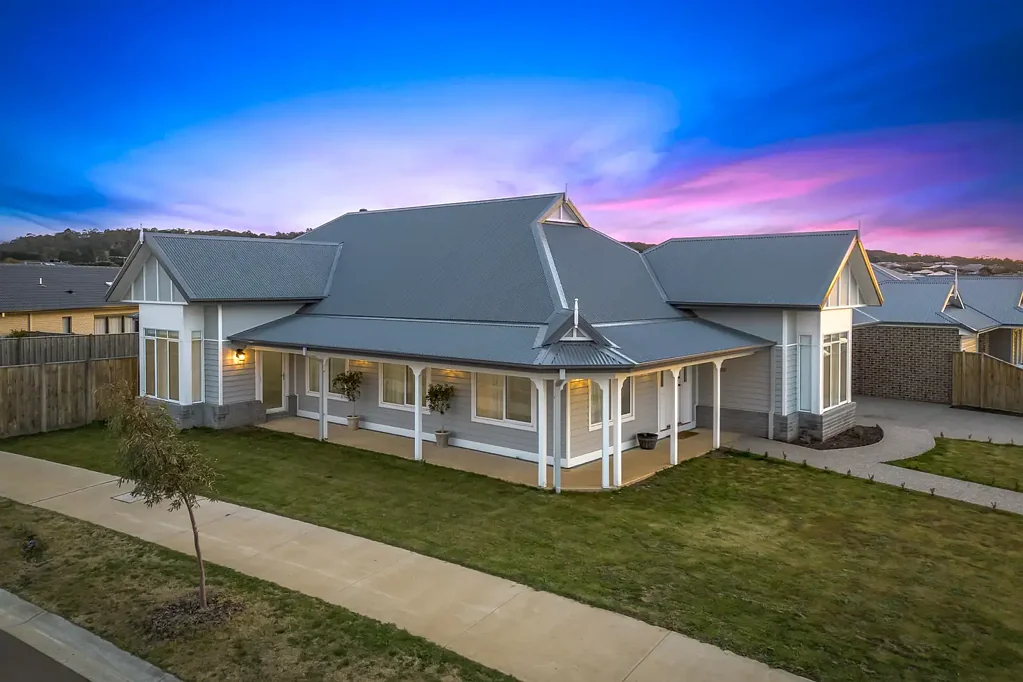 Gisborne 4房  VICTORIAN GABLED PERIOD INSPIRED HOME ON CORNER ALLOTMENT
