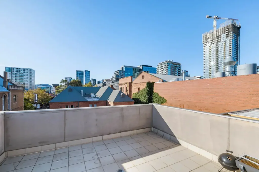 Adelaide 3房  Hi, I'm Four Levels of City Living...