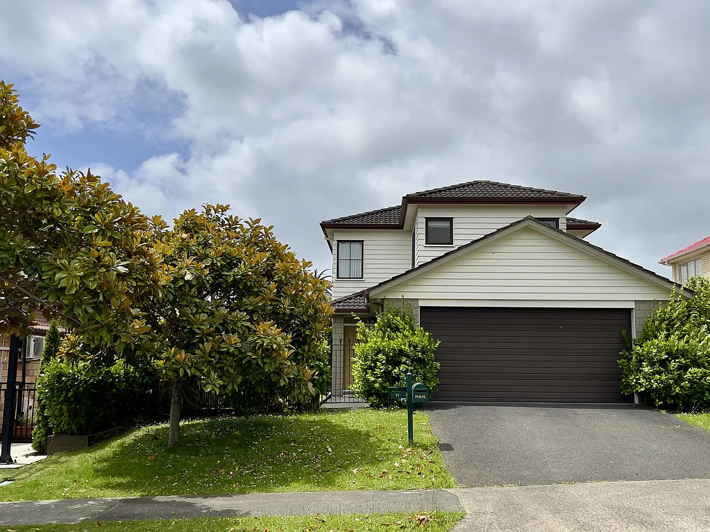 4-BEDROOM + STUDY IN FLAT BUSH