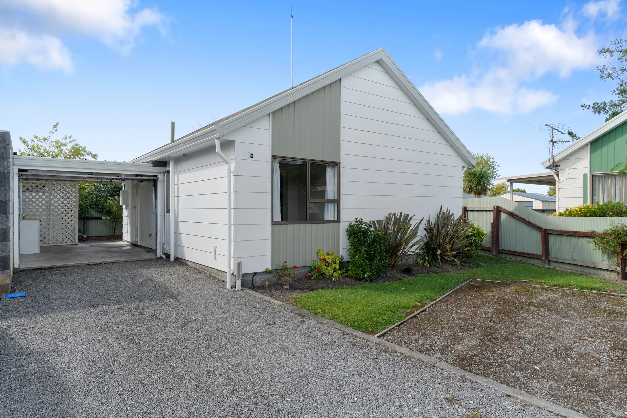 Lansdowne 2 Bedroom Vendors next investment locked in - This must go!