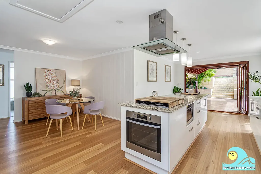 Two Rocks 4ห้องนอน FULLY RENOVATED COASTAL ENTERTAINER ON A HUGE 821SQM BLOCK