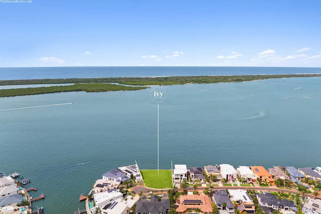 Paradise Point  Unrivaled Opportunity: Prestigious Broadwater Frontage on Sovereign Islands Awaits Your Dream Home!