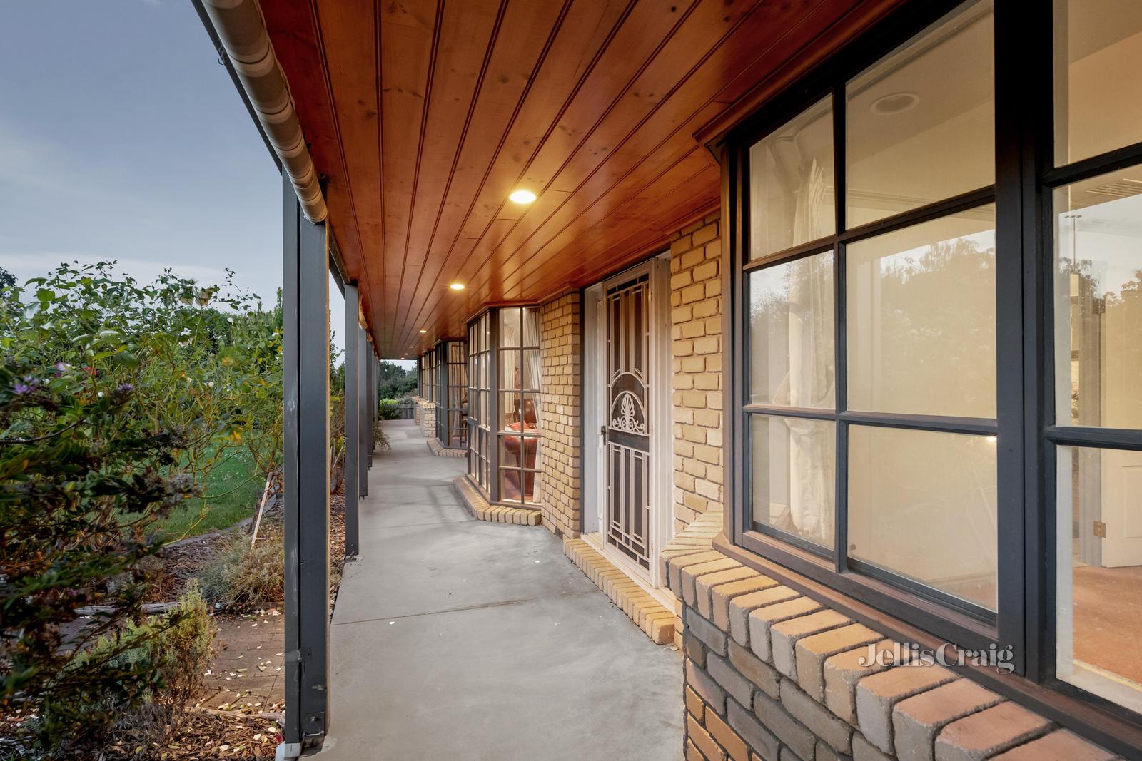 51 CALENDONIA DR, ELTHAM NORTH VIC 3095, 0部屋, 0バスルーム, House