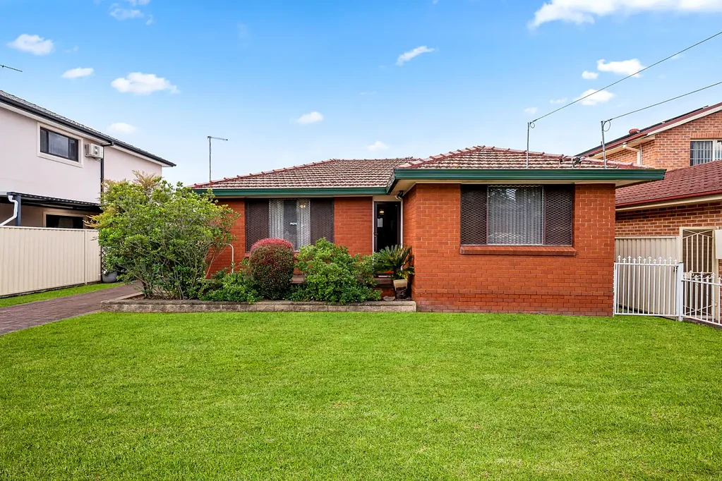 Canley Heights 3ห้องนอน Exceptional Opportunity in a Prime Canley Heights Location