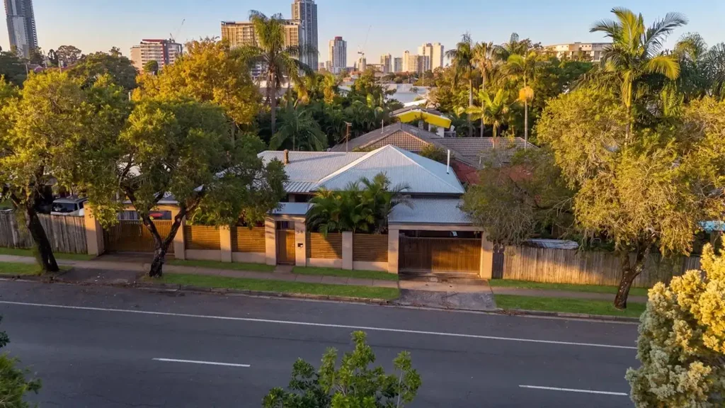 Southport 4 Slaapkamer Character Home with Endless Potential on Medium Density Land