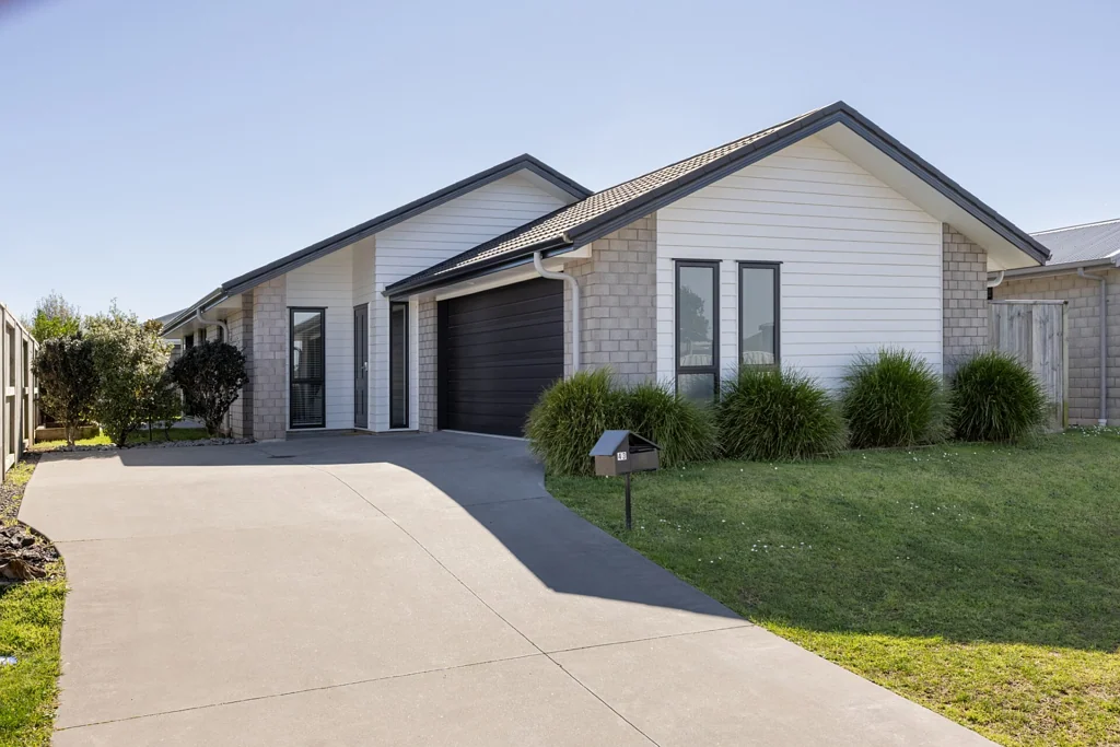 Papamoa 4 Bedroom Modern Simplicity