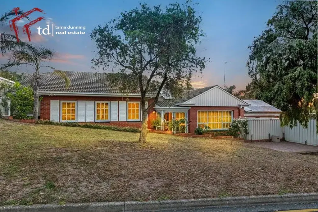 Spacious 4 bedroom family home with swimming pool