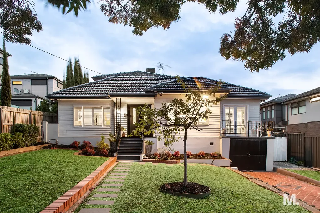 33 Fenacre Street, Strathmore, VIC 3041