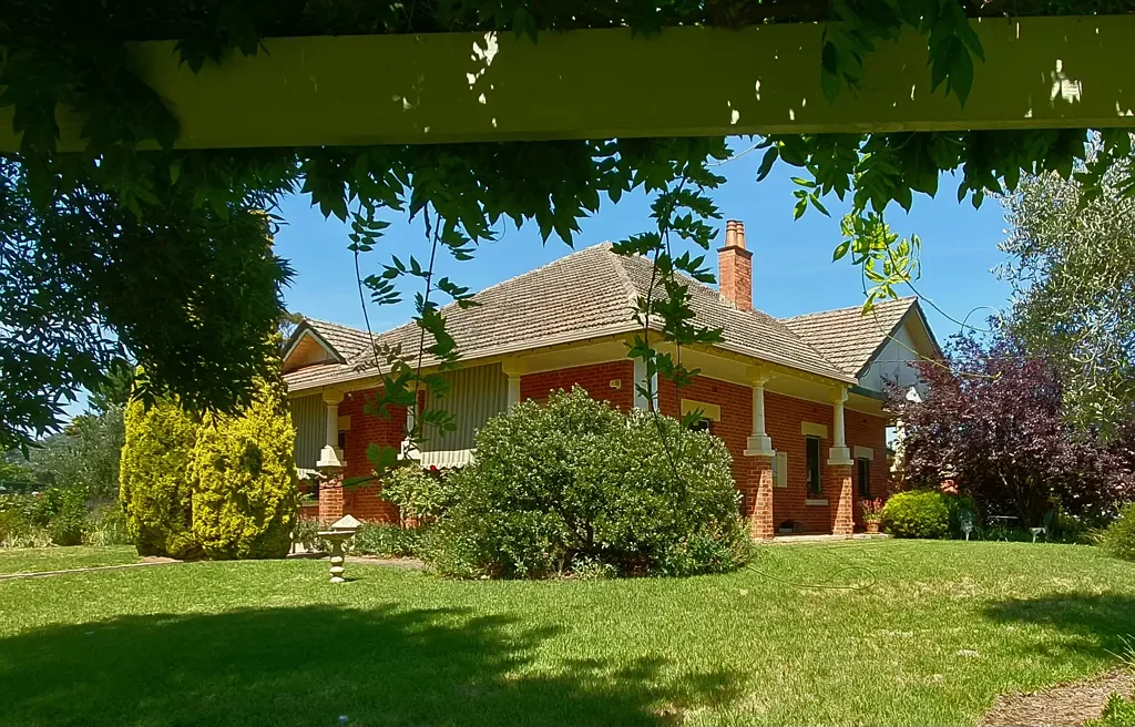 Avoca 4 Bedroom Period home with substantial land and shedding in the heart of the Pyrenees Wine Region.