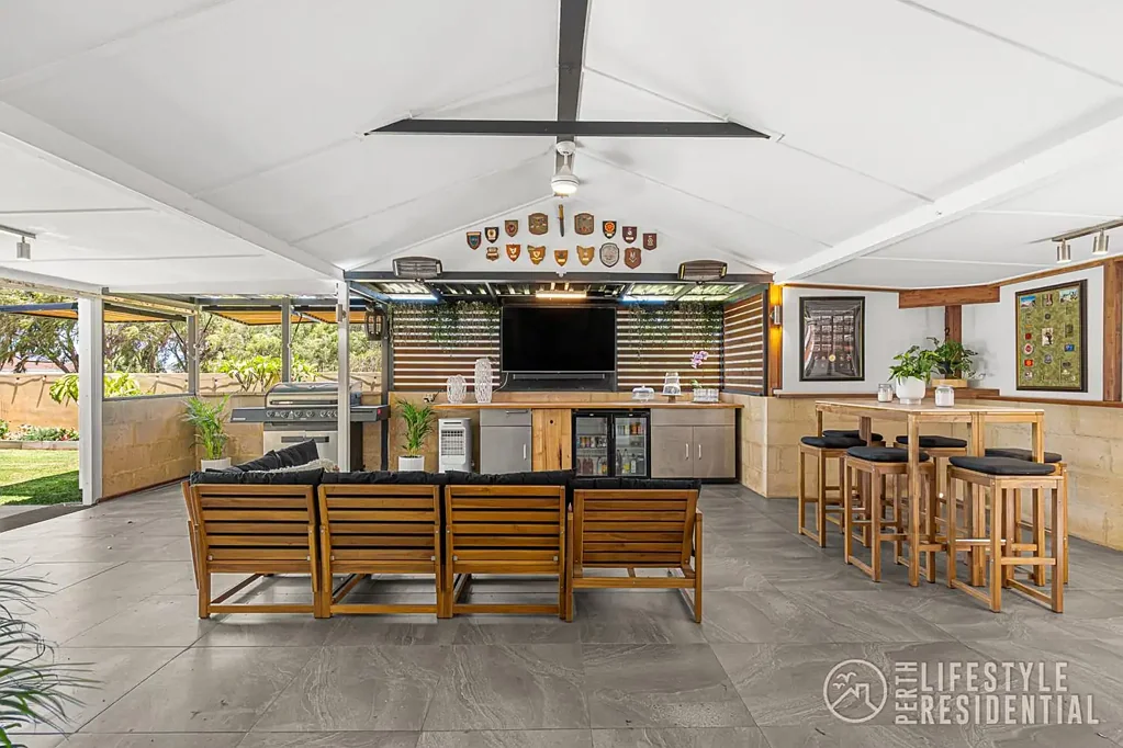 14 Stuart Place, Two Rocks, WA 6037